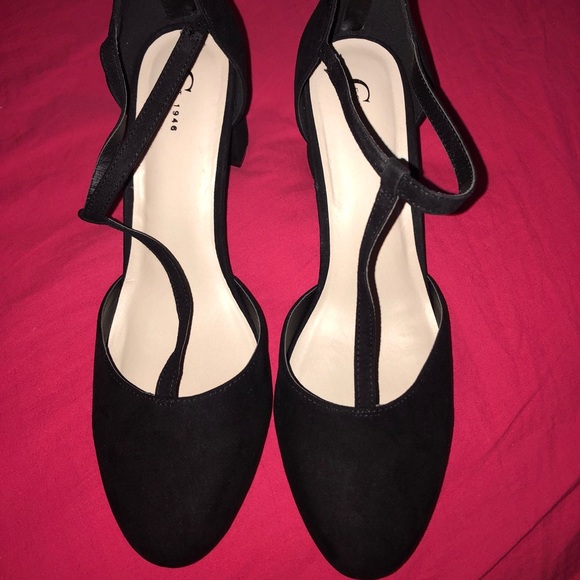 Size 11 Black Heels. Never Worn - Picture 1 of 2